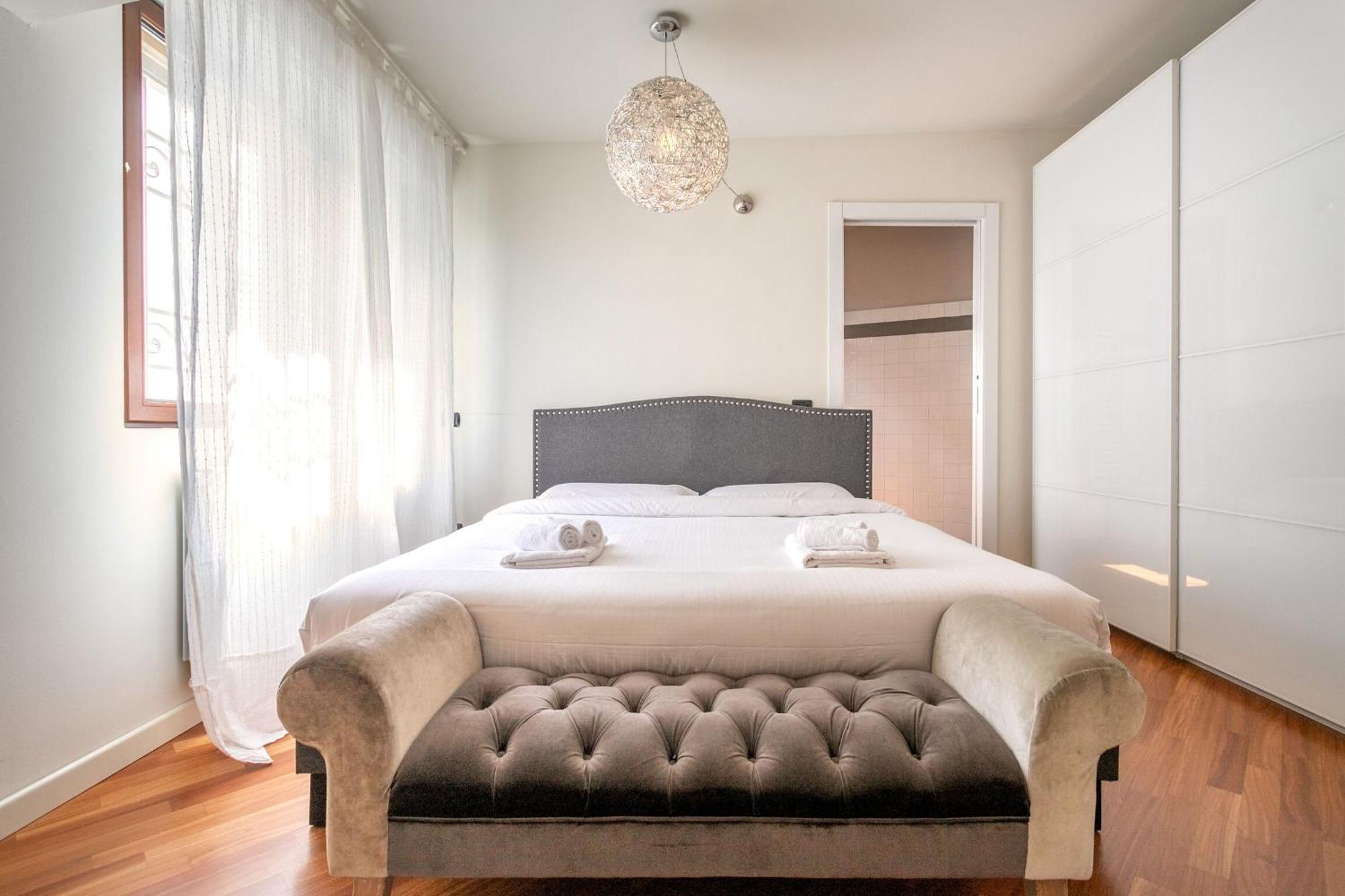 Ferrucci Luxury 3 Bedrooms Apartment